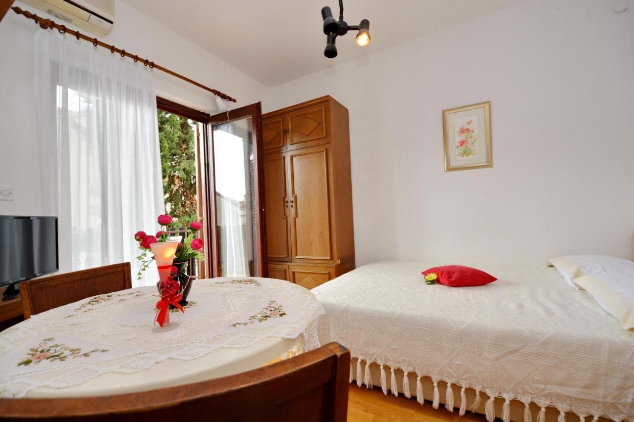 Apartmani Irena Ciovo โตรกีร์ ภายนอก รูปภาพ
